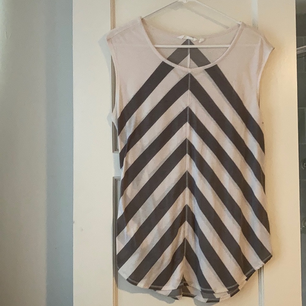 Athleta - Large Sleeveless Shirt